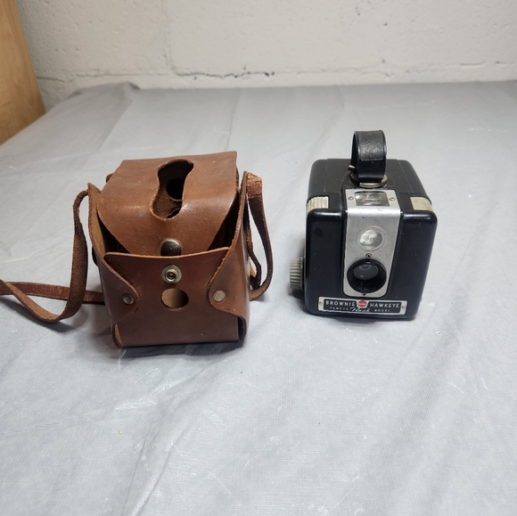 Kodak Brownie Hawkeye Camera - Picture 1 of 7